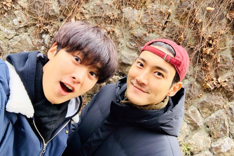 Gong Myung ilmaisee kiitollisuutensa Super Juniorin Choi Siwonille äskettäisen tapaamisen jälkeen