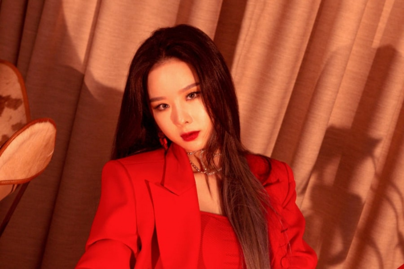 Solji de EXID visita su propio anuncio de metro en su cumpleaños + Agradece a los fans por su amor y apoyo