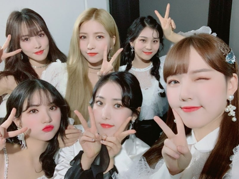 GFRIEND nói về việc đứng đầu bảng xếp hạng với 'Sunrise' trong ngày kỷ niệm của họ