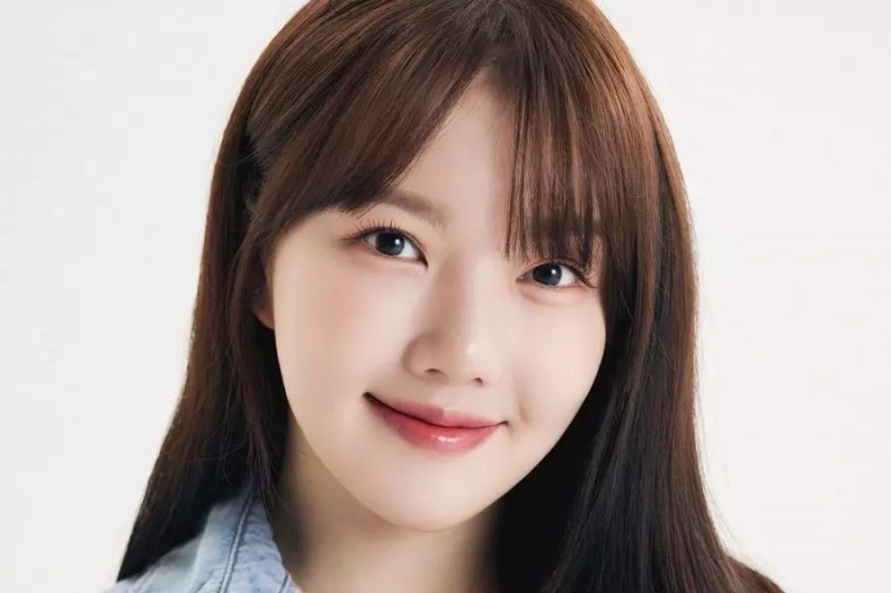 GFRIEND की येरिन ने नई एजेंसी के साथ करार किया