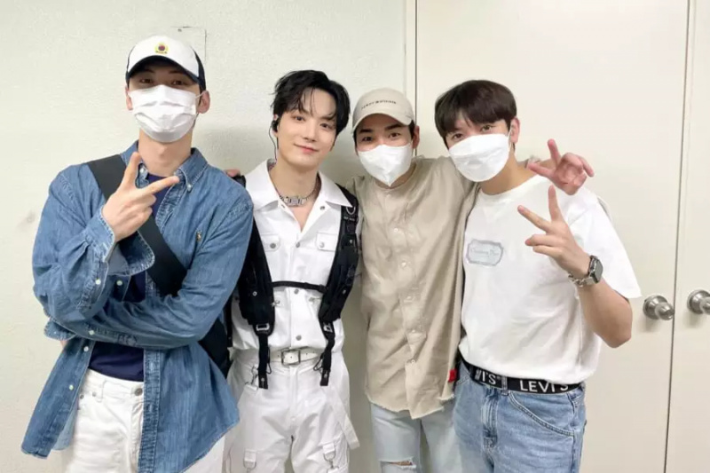 Hwang Minhyun, Ren e Aron mostrano un dolce supporto per Kim Jonghyeon (JR) al suo fan meeting