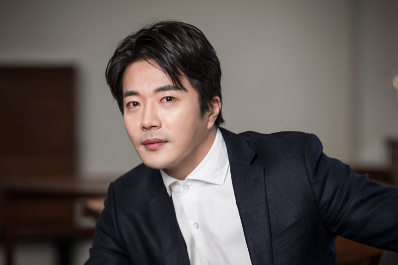 Kwon Sang Woo płaci 1 miliard wygranych kary krajowej służbie podatkowej + agencja zaprzecza plotkom o uchylaniu się od płacenia podatków