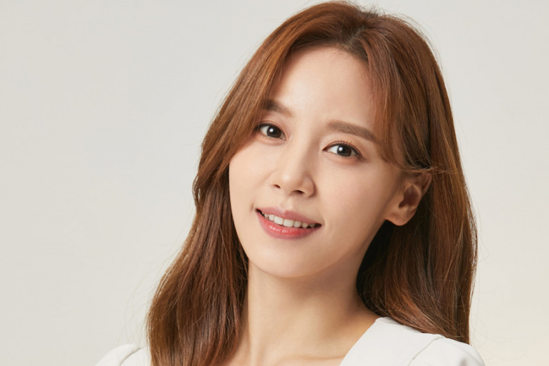 배우 홍지희가 비연예인 남자친구와 결혼을 직접 발표했다.