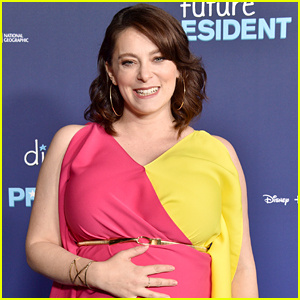Rachel Bloom ต้อนรับลูกคนแรกกับสามี Dan Gregor | เซเลบริตี้ เบบี้, แดน เกรเกอร์, ราเชล บลูม