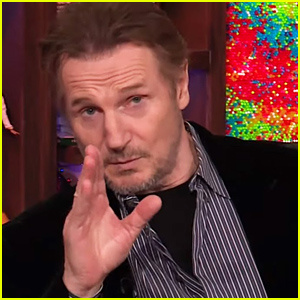  Liam Neeson révèle qu'il a utilisé un double de fesses dans cette scène avec Charlize Theron ! (Vidéo)
