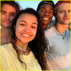 Netflix fornyer 'Outer Banks' for en anden sæson! | Chase Stokes, Jonathan Daviss, Madelyn Cline, Madison Bailey, Netflix, Outer Banks, Rudy Pankow, Fjernsyn