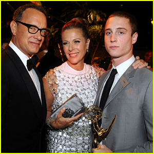 Chet Hanks, 퇴원 이후 부모 Tom Hanks & Rita Wilson의 건강에 대한 팬 업데이트 | 쳇 행크스, 코로나바이러스, 리타 윌슨, 톰 행크스