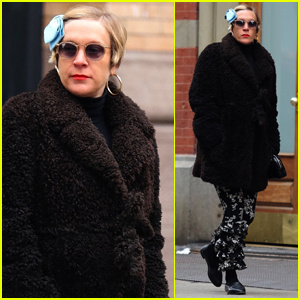 Chloe Sevigny ตั้งครรภ์รวมกลุ่มเพื่อรับประทานอาหารกลางวันในนิวยอร์ค | Chloe Sevigny ดาราตั้งครรภ์