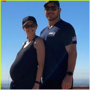 Chris Pratt dit que sa femme Katherine Schwarzenegger est'Ready to Pop' During Afternoon Hike!
