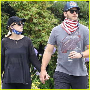 Chris Pratt merge la plimbare cu soția însărcinată Katherine Schwarzenegger | Chris Pratt, Katherine Schwarzenegger, vedete însărcinate