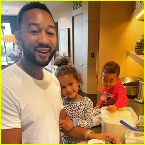 Chrissy Teigen condivide una dolce foto del marito John Legend e dei bambini che preparano la colazione insieme | Chrissy Teigen, John Legend, Luna Stephens, Miles Stephens