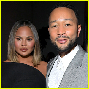 Chrissy Teigen Bergurau Bahawa Dia & John Legend Berpisah Selepas Kuarantin | Chrissy Teigen, John Legend