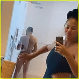 كريسي تيجين تضع زوجها جون ليجند's Butt on Display - Watch! (Video)