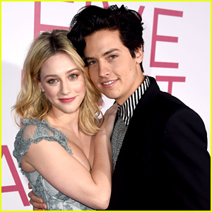 Lili Reinhart broni Cole Sprouse po tym, jak Twitter próbował go anulować | Cole Sprouse, Lili Reinhart