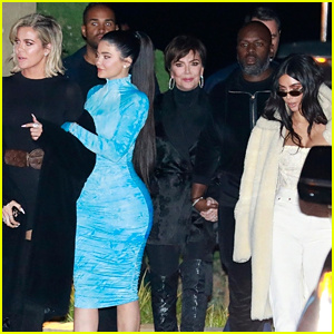 Keluarga Kardashian-Jenner Melangkah Keluar untuk Makan Malam Berkumpulan di Malibu!