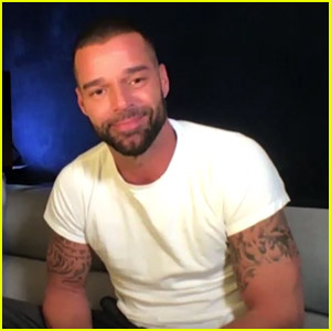 Ricky Martin Pasang 'Poker Face' untuk Anaknya di Tengah Pandemi | Coronavirus, Ellen DeGeneres, Rciky Martin