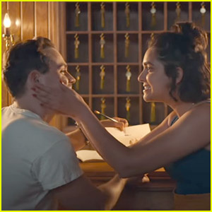 Dacre Montgomery & Geraldine Viswanathan Start'The Broken Hearts Gallery' Together In The Brand New Trailer