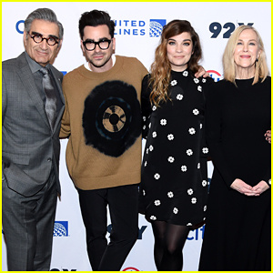  Dan Levy &'Schitt's Creek' Cast Raise Tons of Money For Food Banks Ahead of Series Finale