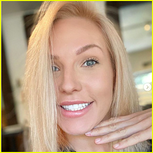 Dans med stjernernes prodanser Sharna Burgess bliver blondine på premieren i aften! | Dancing With the Stars, Sharna Burgess