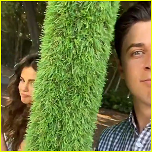 Selena Gomez & Cựu bạn diễn của 'Wizards' David Henrie thông báo sự kiện ra mắt cho bộ phim mới của họ 'This Is The Year' | David HenrieSelena Gomez