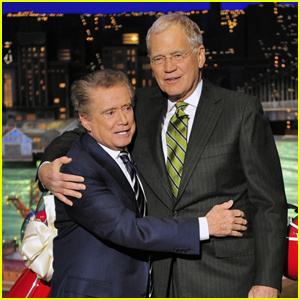 David Letterman xúc động thương tiếc cái chết của người bạn và người dẫn chương trình truyền hình Regis Philbin | David Letterman, Regis Philbin