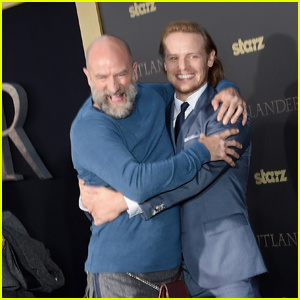 Sam Heughan a Graham McTavish odhaľujú'Outlander' Author Diana Gabaldon Is Writing Their Book's Foreword!
