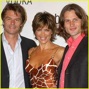 Lisa Rinna se dirige a Harry Hamlin que tiene un hijo de 40 años con su ex Ursula Andress