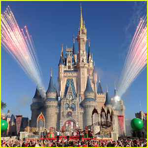  Disney споделя рецепти за емблематичните хапки Dole Whip & Churro!