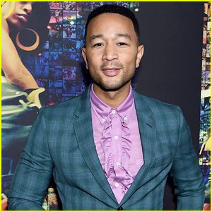John Legend dit que 'Actions' parle plus fort que les chansons d'amour - Lisez les paroles et écoutez ! | Dr Dre, première écoute, John Legend, musique