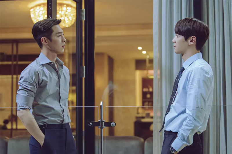 Lee Jae Wook ja Lee Jun Young muodostavat levoton liiton elokuvassa 'The Impossible Heir'
