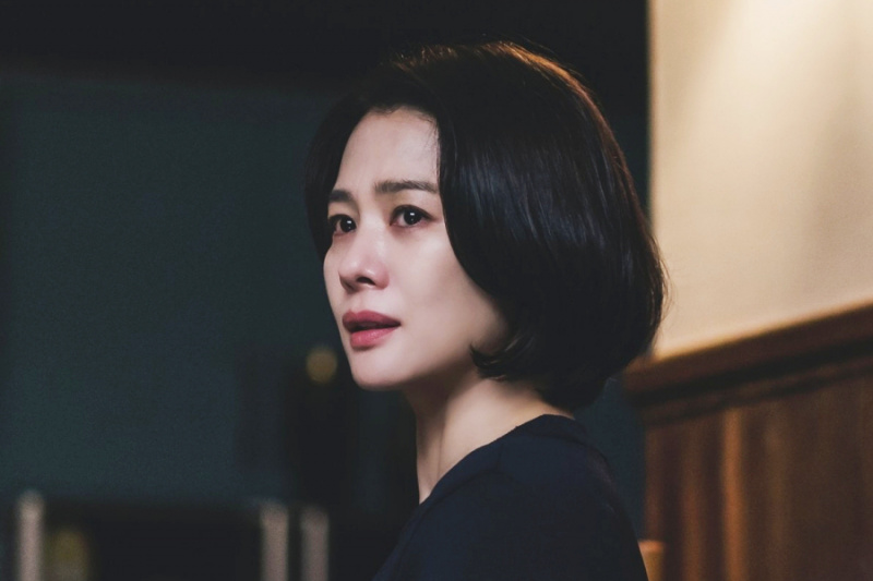Kim Hyun Joo est la femme d'un politicien avec un grand secret dans le nouveau drame 'Trolley'