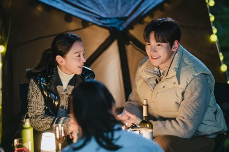 De kampeerdate van Ji Chang Wook en Shin Hye Sun wordt verpest in 'Welcome To Samdalri'