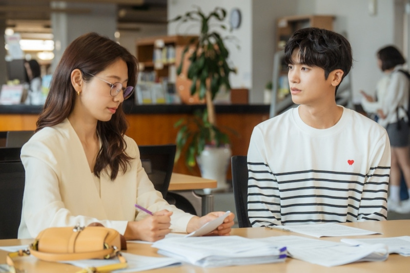 Park Hyung Sik har kun øjne for Park Shin Hye på deres date i 'Doctor Slump'