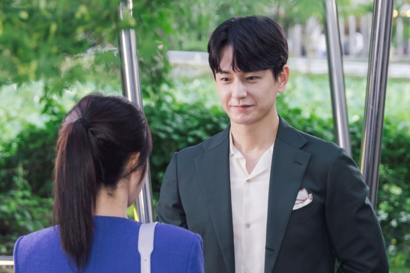 Im Joo Hwan es un actor de primera que se encuentra con su primer amor nuevamente en el nuevo drama “Three Bold Siblings”