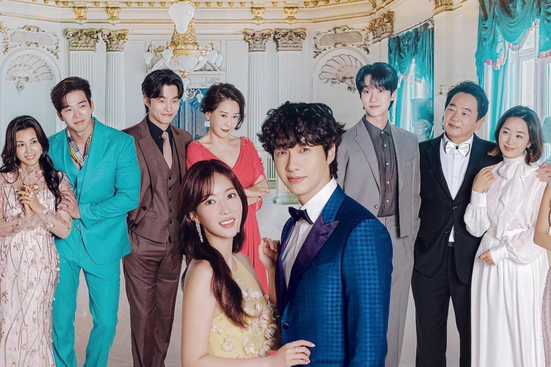 Im Soo Hyang a Ji Hyun Woo majú podporu svojich rodinných príslušníkov na plagáte „Kráska a pán Romantický“