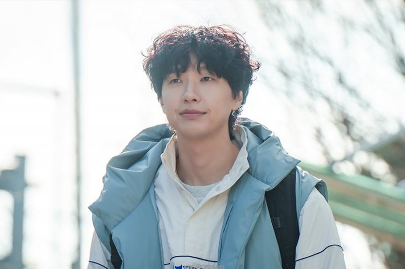 Ο Ji Hyun Woo είναι ένας παθιασμένος πρωτάρης σκηνοθέτης στο 'Beauty And Mr. Romantic'