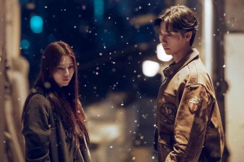 “Gyeongseong Creature” Menggoda Musim 2 Dengan Han So Hee dan Park Seo Joon Di Masa Kini