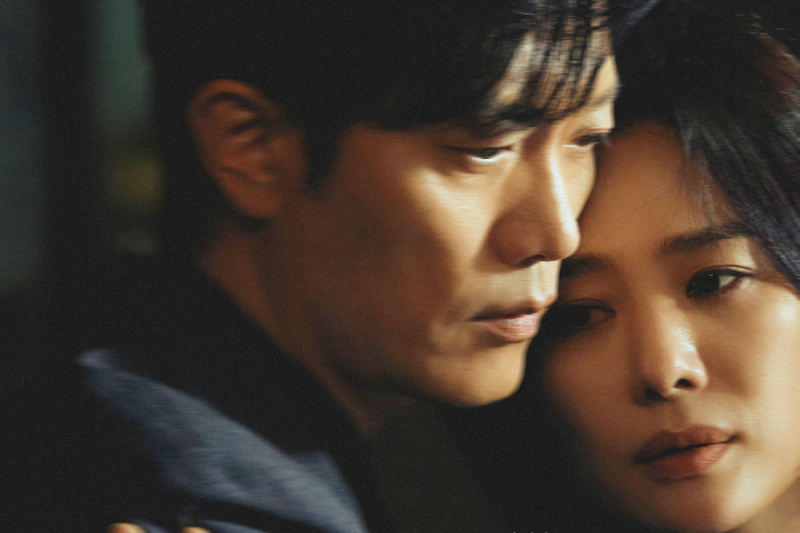 Park Hee Soon يتساءل ما إذا كان زواجه من Kim Hyun Joo كان كذبة في دراما رومانسية جديدة غامضة 'عربة'
