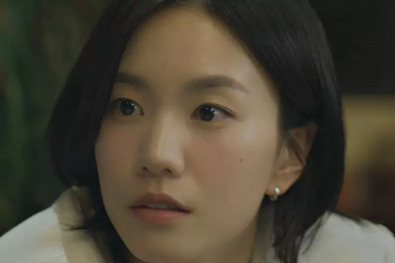 Lee Seol là bạn gái 7 năm của Donghae Super Junior trong bộ phim lãng mạn mới “Between Him And Her”