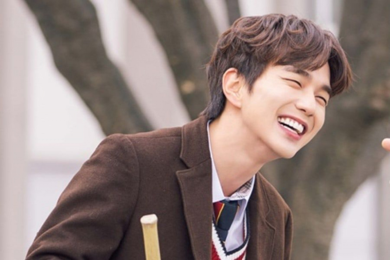 Yoo Seung Ho 'My Strange Hero'da Vuruldu Ve Gülümsemeyi Durduramadı