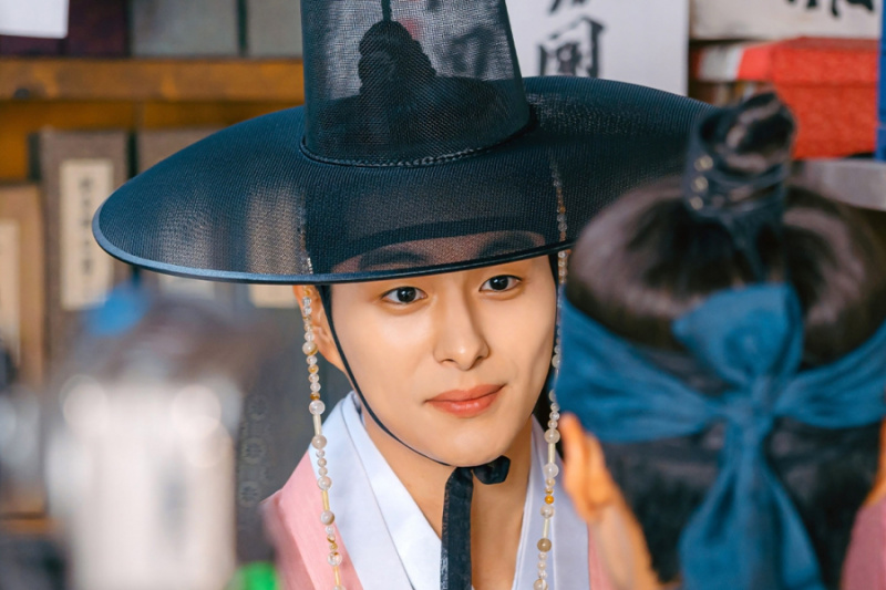 Jung Gun Joo Menikmati Percintaan Bersejarah Barunya Bersama Shin Ye Eun