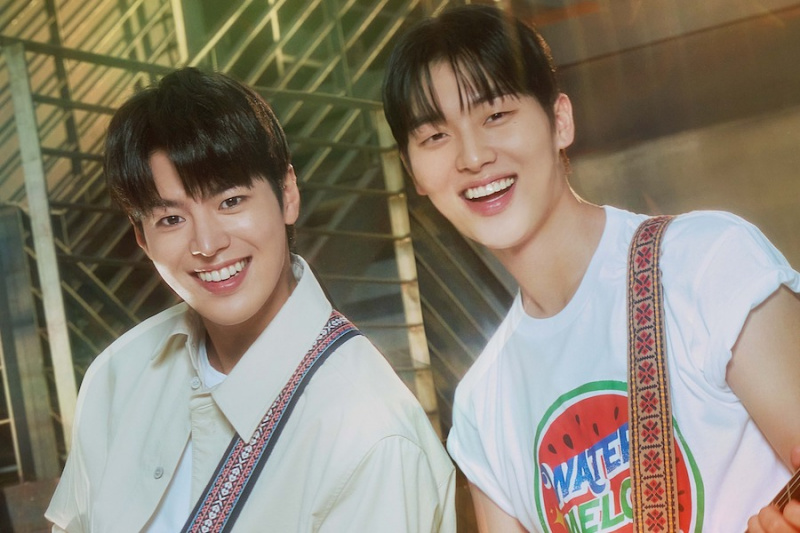 Ryeoun Dan Choi Hyun Wook Adalah Rakan Kumpulan Bapa-Dan-Anak Dalam Poster “Twinkling Watermelon”