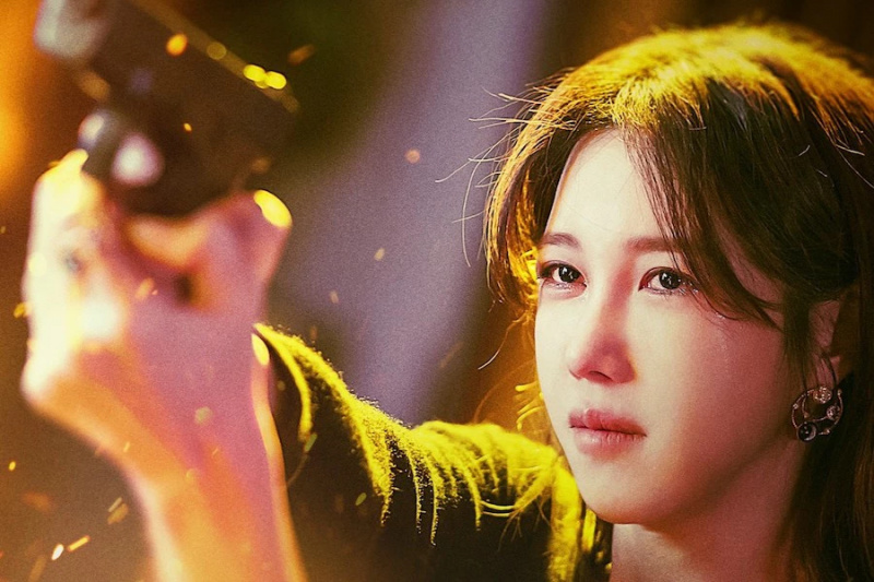 Lee Ji Ah muuttuu koston inkarnaatioksi 'Pandora: Beeath The Paradise' -julisteessa