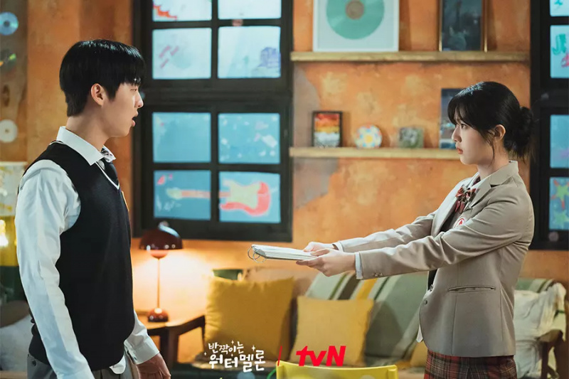 İzle: Choi Hyun Wook, “Twinkling Watermelon”da Shin Eun Soo'nun Sırrını Öğrenince Şok Oldu