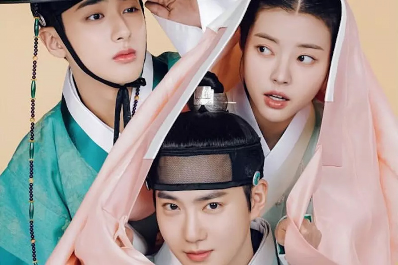 EXO atlikėjai Suho, Hong Ye Ji ir Kim Min Kyu sukuria jaunatvišką trio filme „Dingstamas kronprincas“