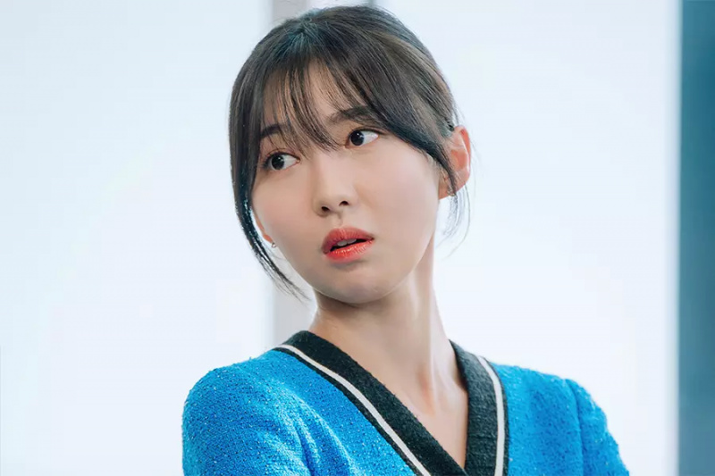 Joo Hyun Young okúzľuje ako prefíkaná top herečka vo filme „Wedding Impossible“ Cameo