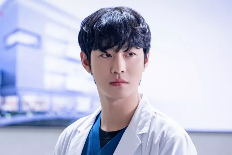 Ahn Hyo Seop govori o vrnitvi za 'Dr. Romantični 3” + Zakaj misli, da je drama tako priljubljena