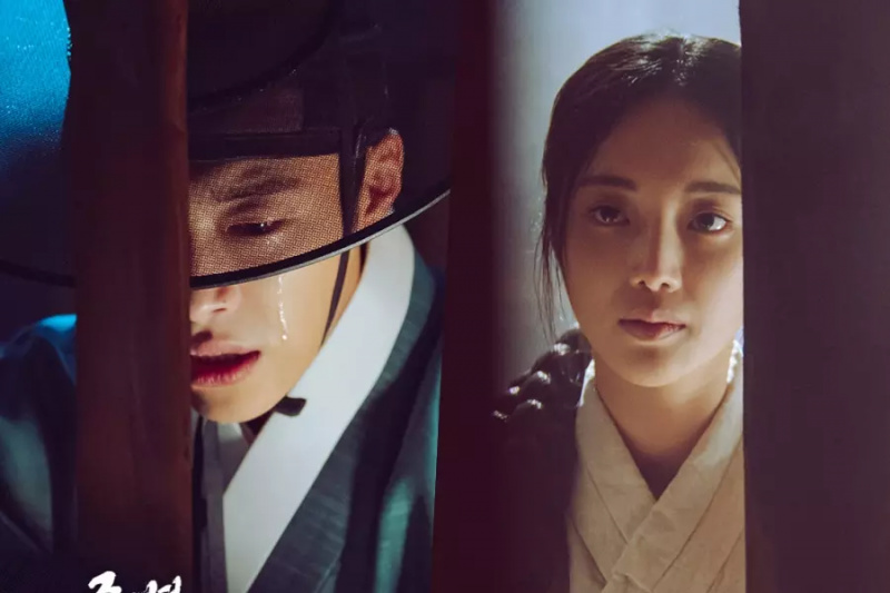 Woo Do Hwan wordt in tranen herenigd met zijn zus Han So Eun in 'Joseon Attorney'