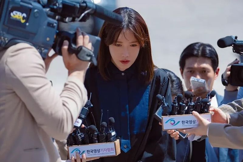 Ang Tila Perpektong Buhay ni Lee Ji Ah ay Naging Hindi Inaasahang Pagbabago Sa 'Queen of Divorce'