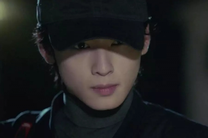  Cha Eun Woo gjør en skremmende forvandling til en stalker i 'Wonderful World'